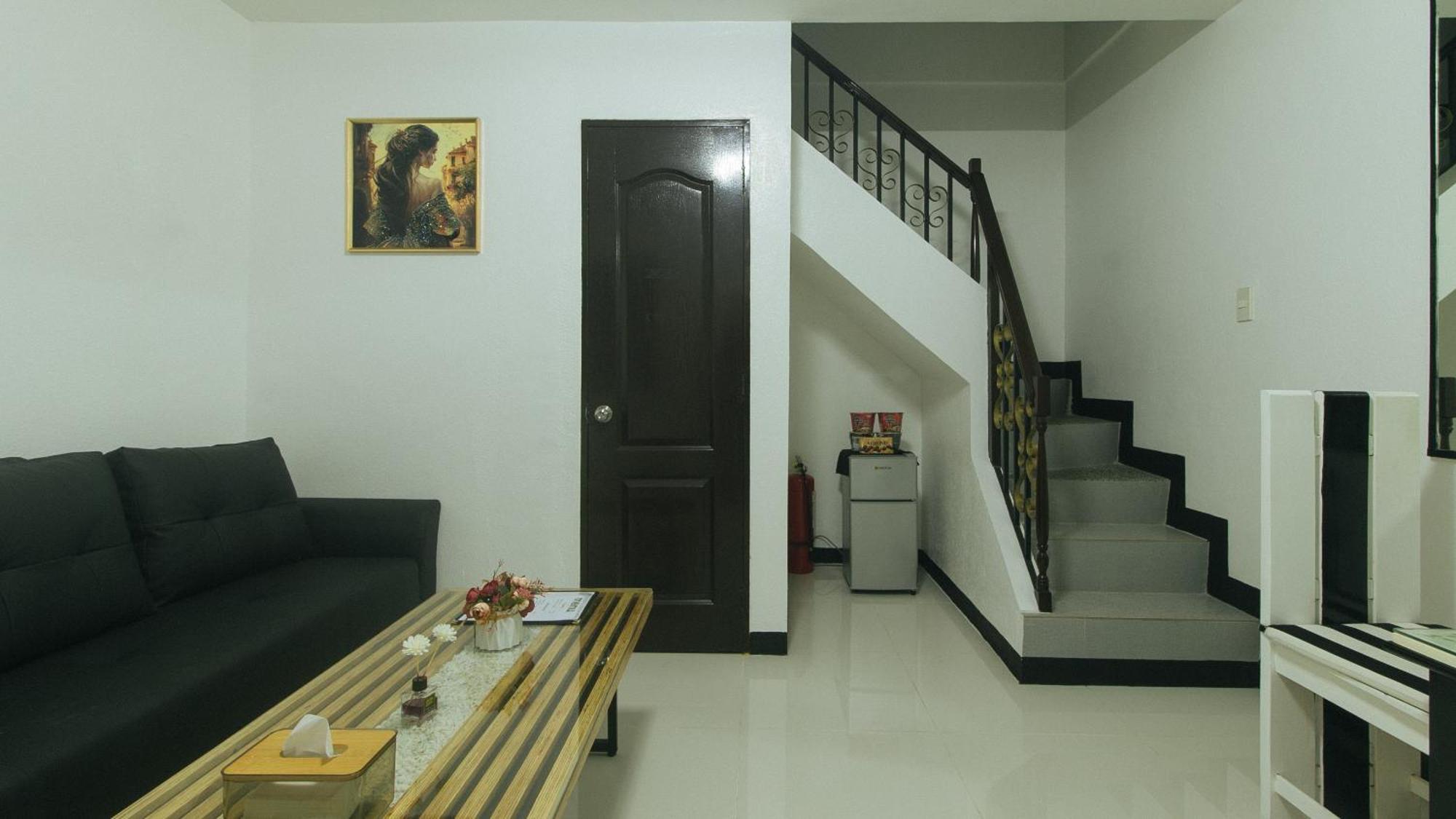 Lavita By Reddoorz Angeles Exterior photo